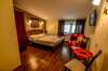 hotel_img